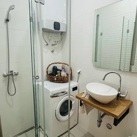Sweet Apartment *