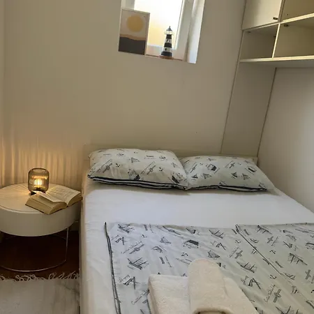 Apartment Sweet *